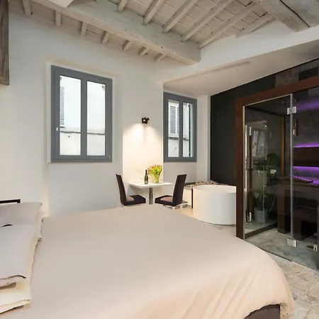 Διαμέρισμα F1rst &